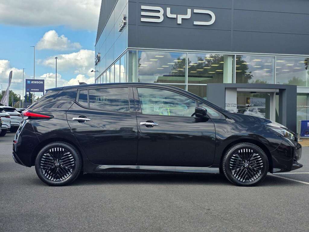 Nissan Leaf Tekna Black #4