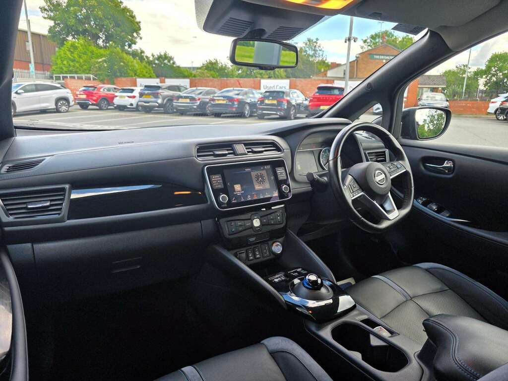 Nissan Leaf Tekna Black #2