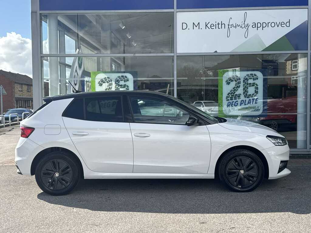 Skoda Fabia 1.0 Tsi 110 Colour Edition MA22NVX White #4