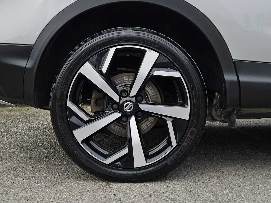 Nissan Qashqai 1.3 Dig-t 160 Tekna Silver #4