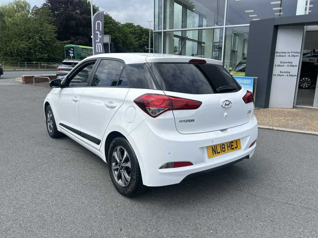 Hyundai I20 1.2 Go Se White #3