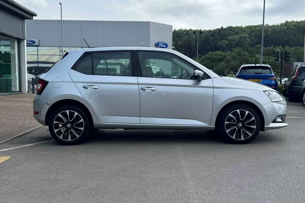 Skoda Fabia 1.0 Tsi Se Drive Silver #4