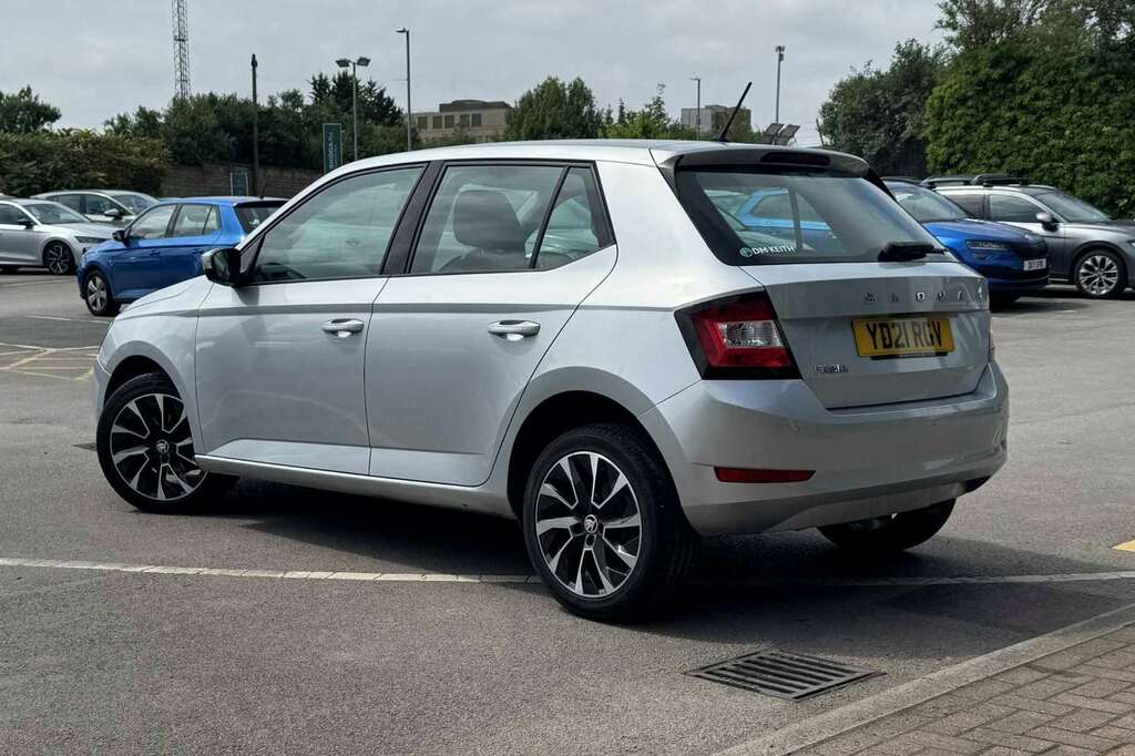 Skoda Fabia 1.0 Tsi Se Drive Silver #3