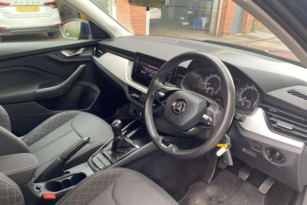Skoda Kamiq 1.0 Tsi 110 Se Drive Blue #6