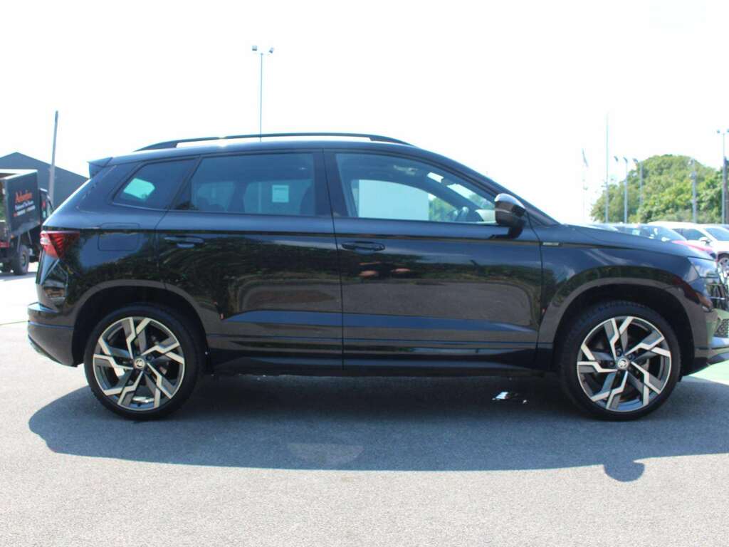 Skoda Karoq 1.5 Tsi Sportline Dsg EU74AWZ Black #4