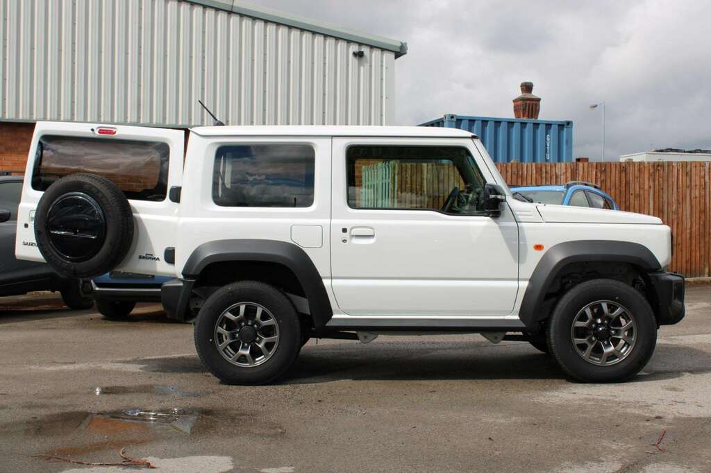 Suzuki Jimny Sierra White #4