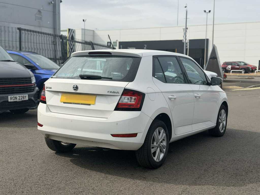 Skoda Fabia 1.0 Mpi 75 Se White #4
