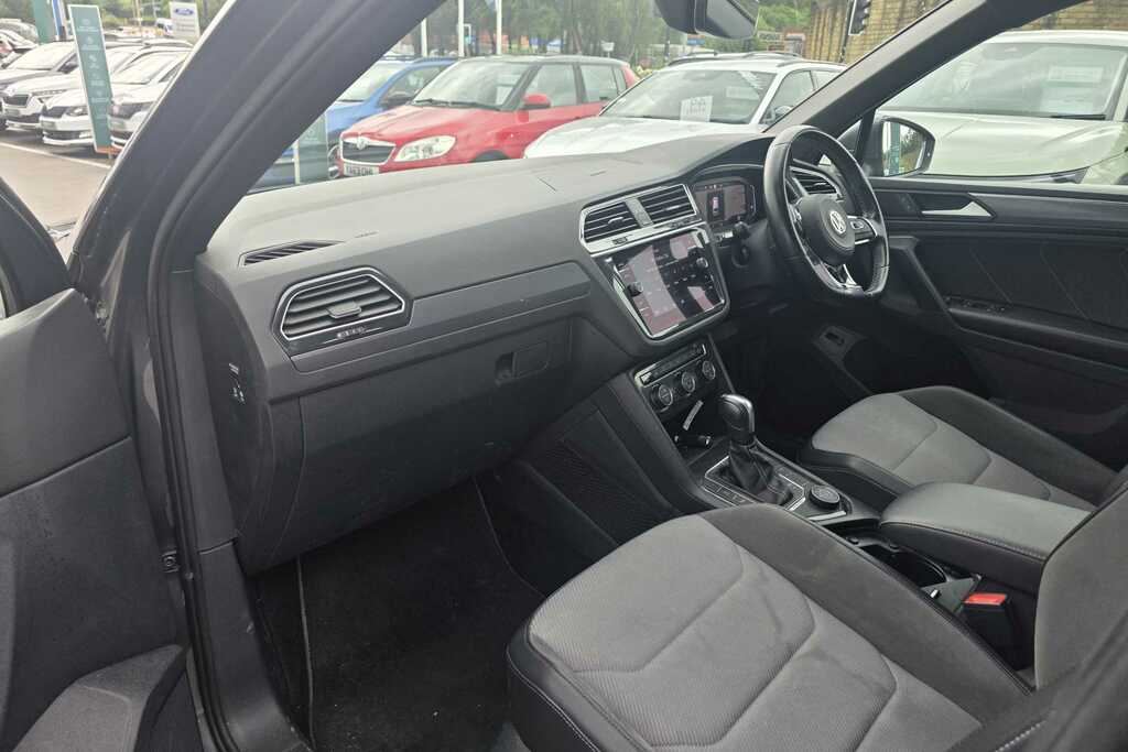 Volkswagen Tiguan 2.0 Tdi 150 R-line Tech Grey #2