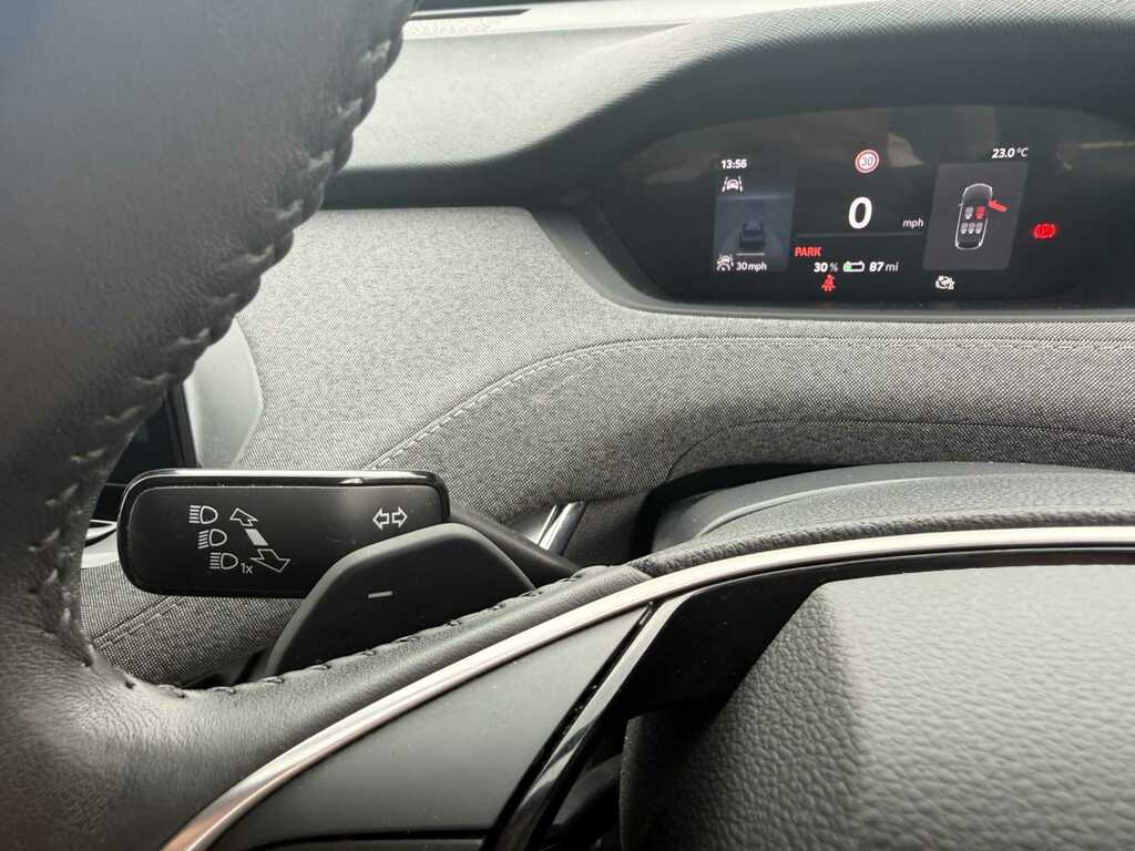 Skoda ENYAQ Edition Silver #35