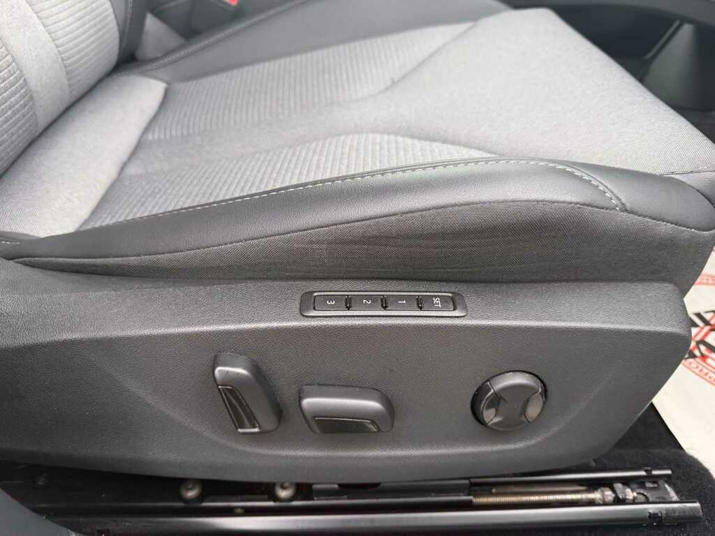Skoda ENYAQ Edition Silver #26