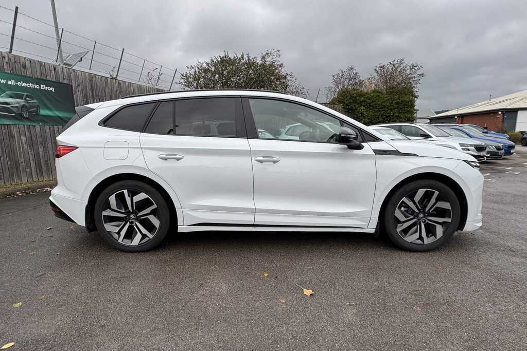Skoda ENYAQ 210Kw 85 Sportline 82Kwh White #4
