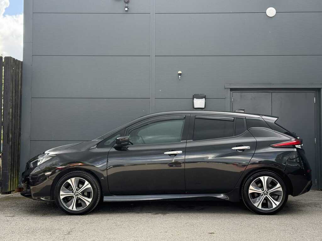 Nissan Leaf Tekna Black #4