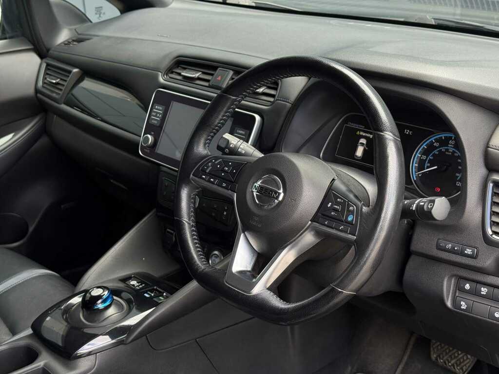 Nissan Leaf Tekna Black #2