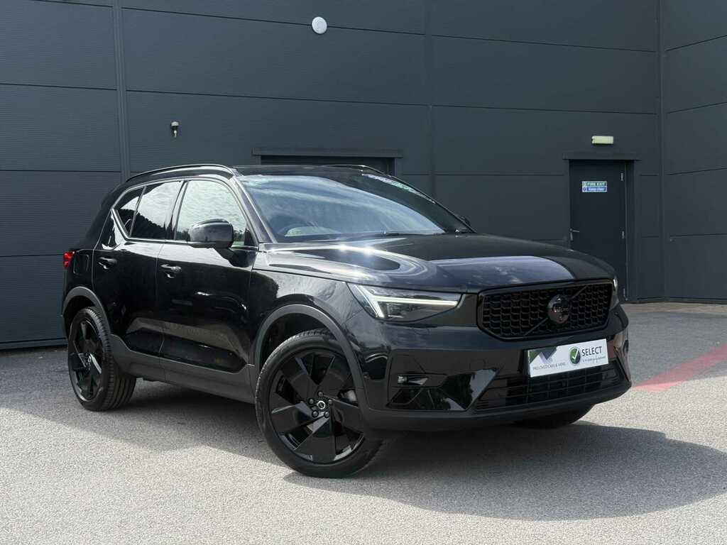 2025 Volvo XC40