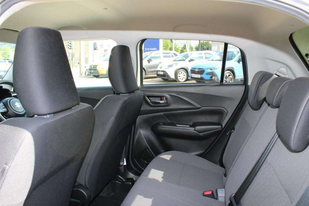 Suzuki Swift 1.2 Mild Hybrid Motion White #23