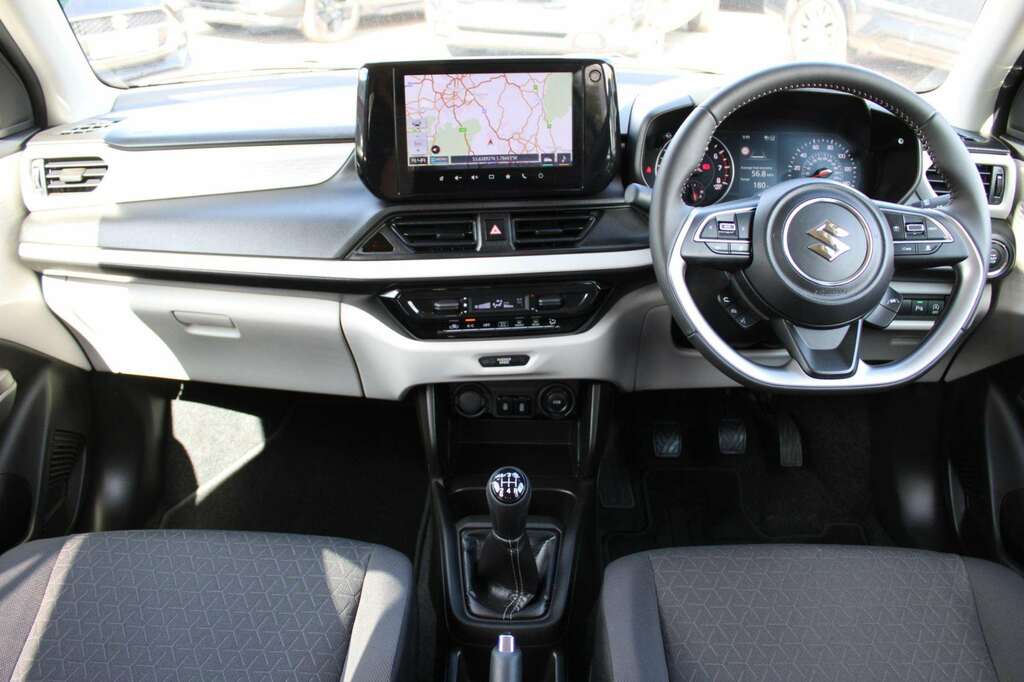 Suzuki Swift 1.2 Mild Hybrid Motion White #24