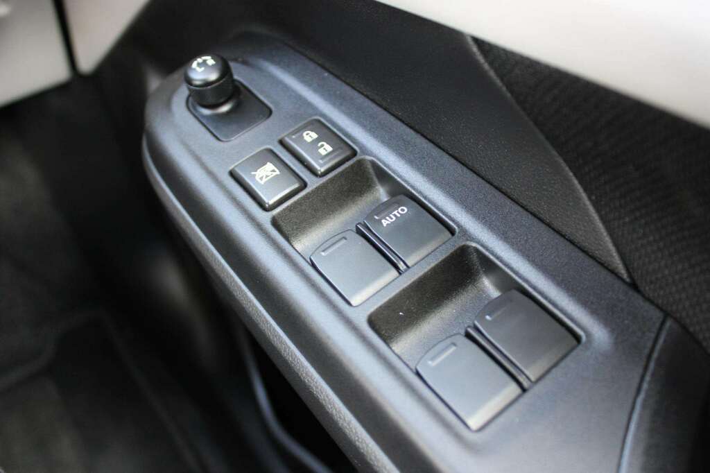Suzuki Swift 1.2 Mild Hybrid Motion White #38