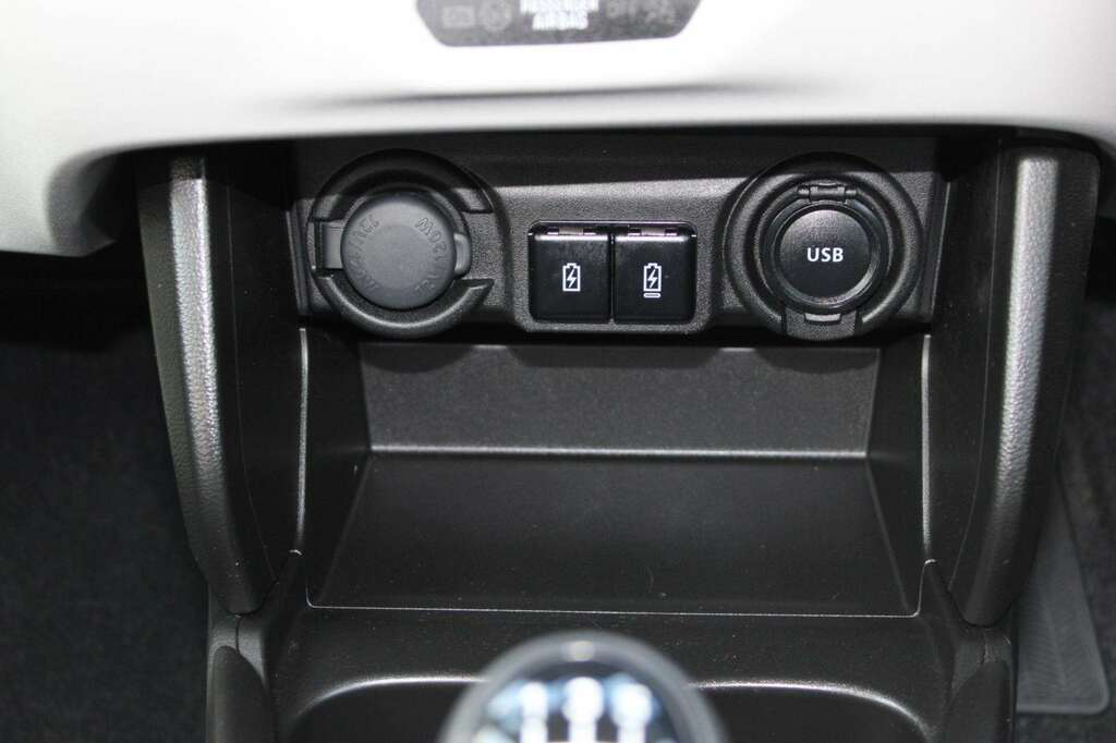 Suzuki Swift 1.2 Mild Hybrid Motion White #29