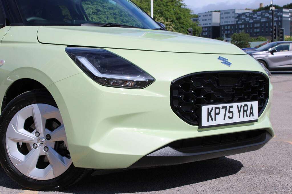 Suzuki Swift 1.2 Mild Hybrid Motion White #8