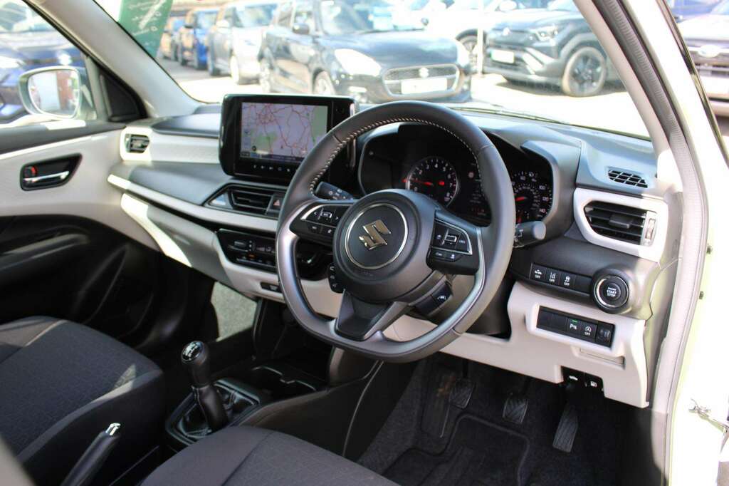 Suzuki Swift 1.2 Mild Hybrid Motion White #21
