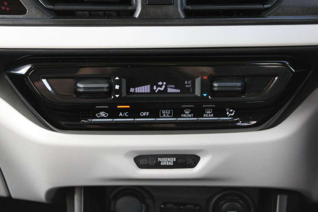 Suzuki Swift 1.2 Mild Hybrid Motion White #28