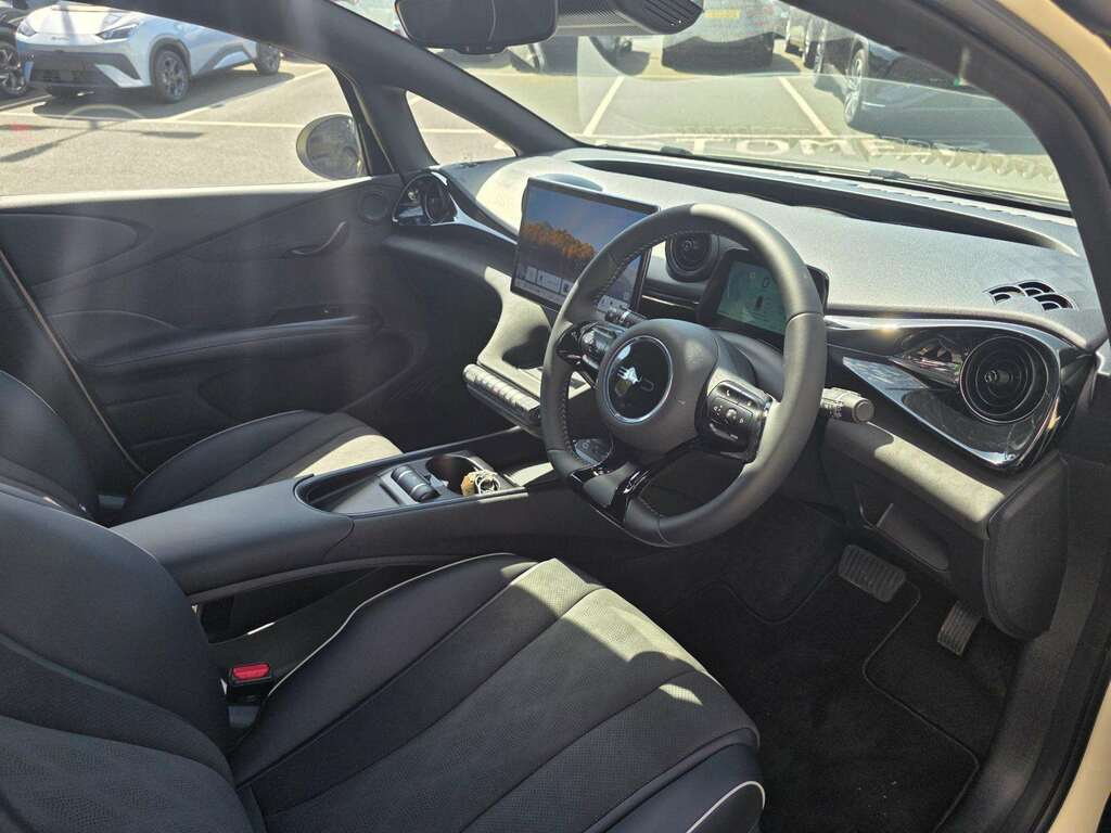 Byd Dolphin Active Ev LA26EXJ White #6