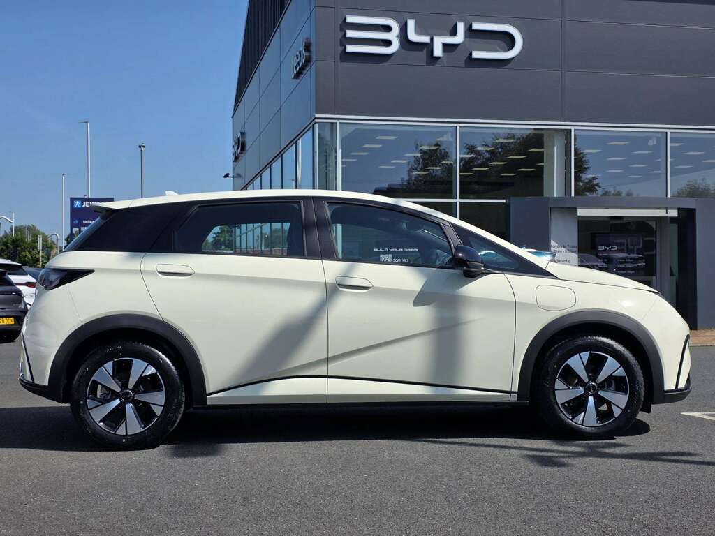 Byd Dolphin Active Ev LA26EXJ White #4