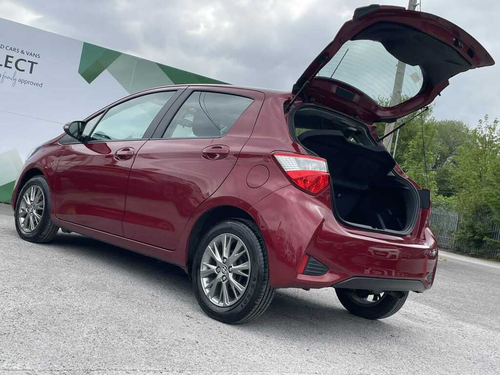 Toyota Yaris Icon Tech Red #20