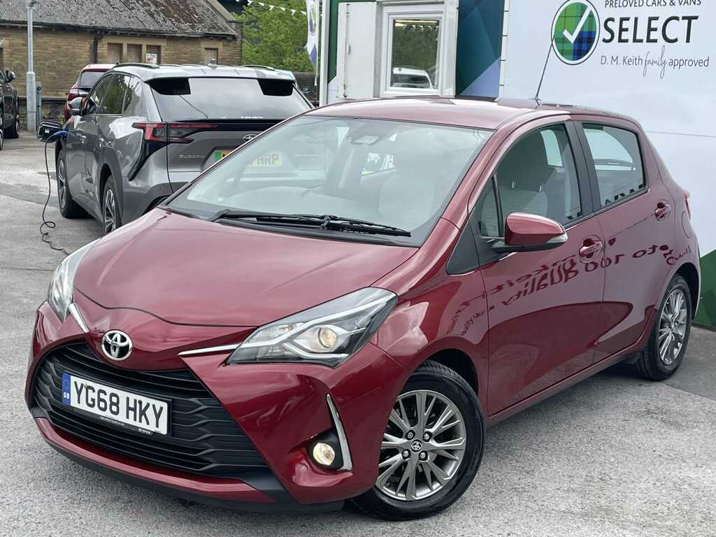 Toyota Yaris Icon Tech Red #5