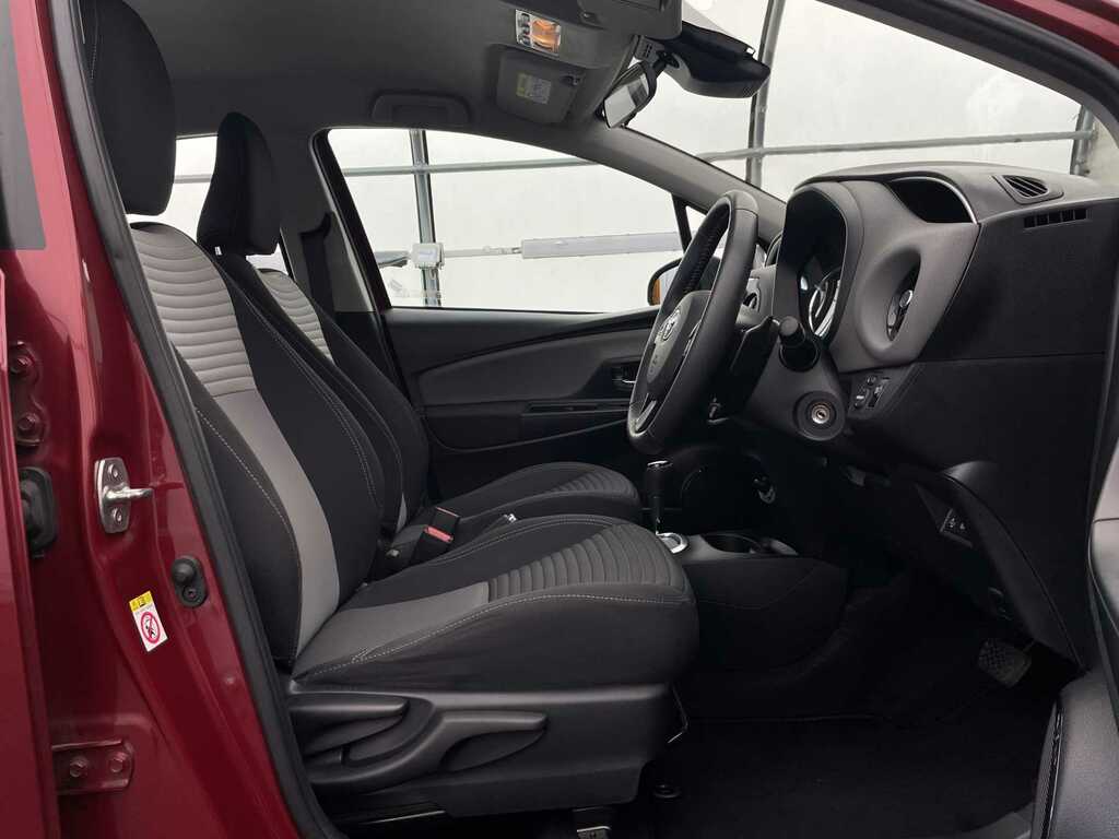 Toyota Yaris Icon Tech Red #32