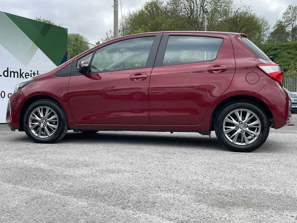 Toyota Yaris Icon Tech Red #16