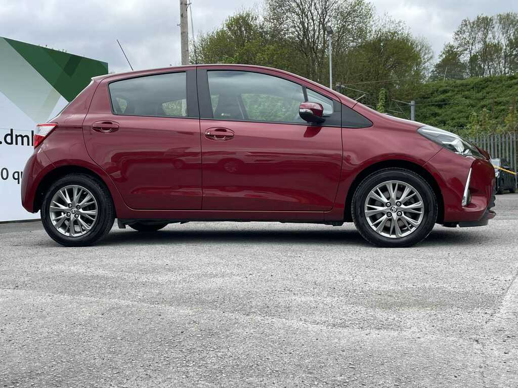 Toyota Yaris Icon Tech Red #10
