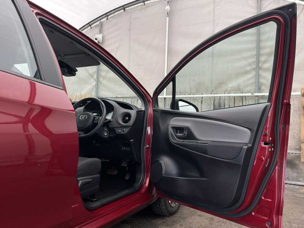 Toyota Yaris Icon Tech Red #29