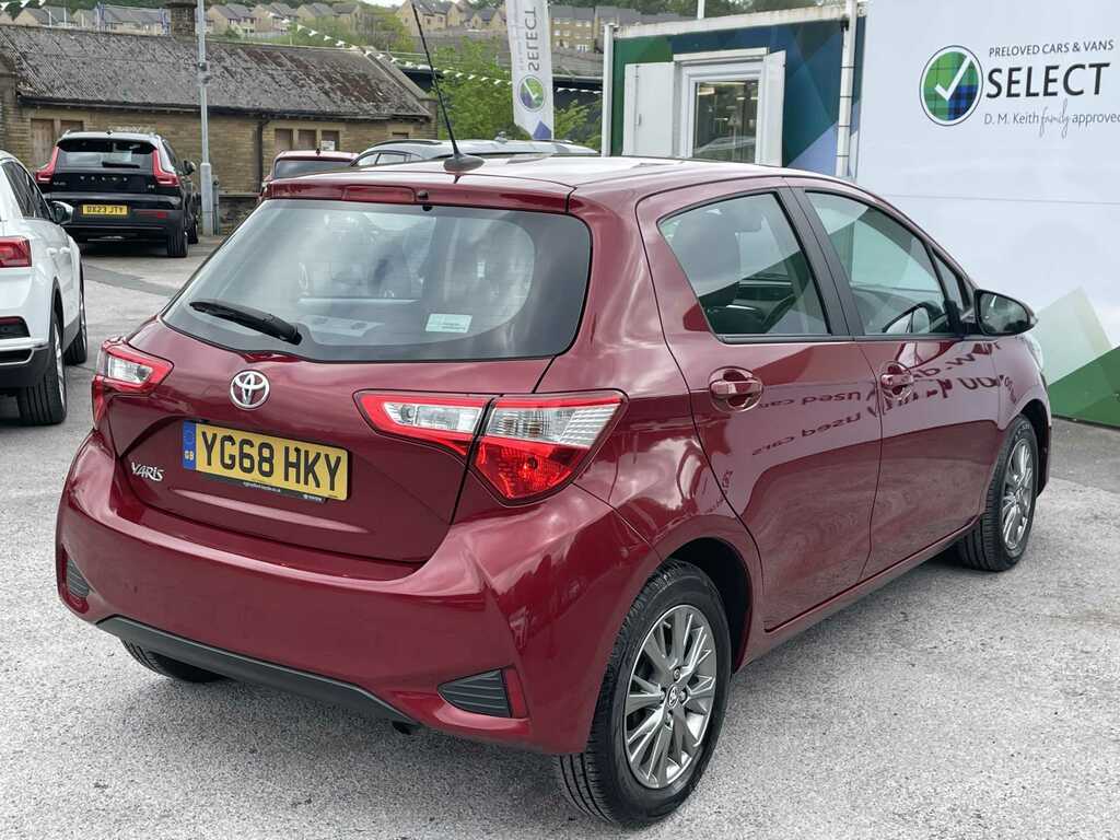 Toyota Yaris Icon Tech Red #14