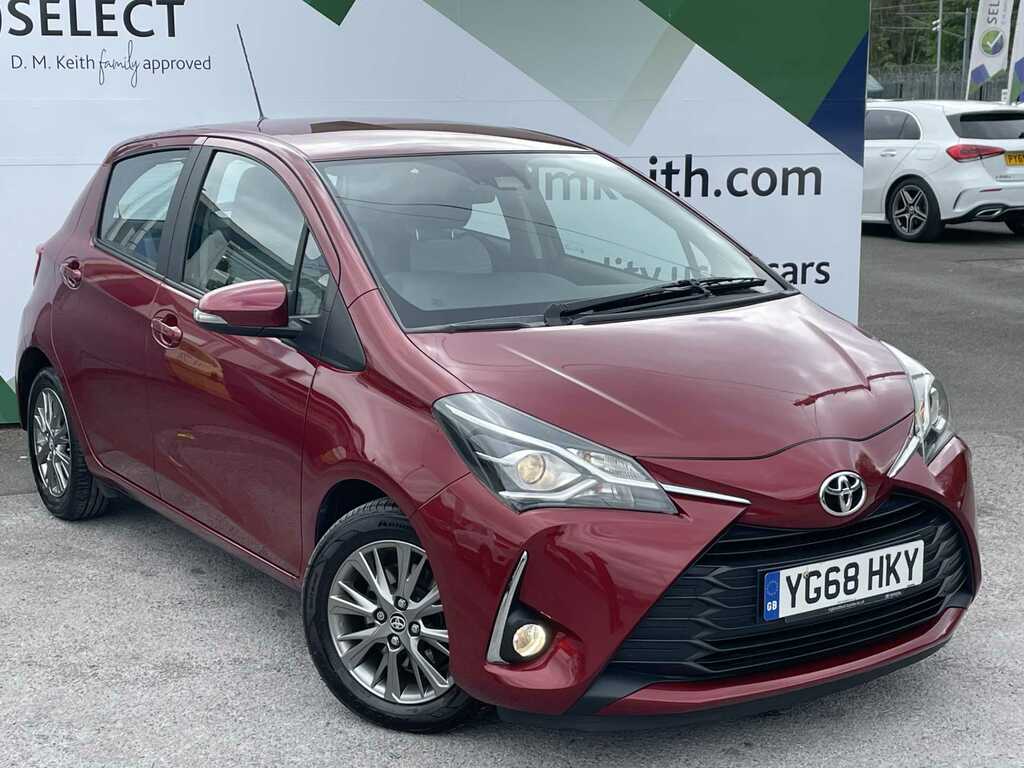 Toyota Yaris Icon Tech Red #4