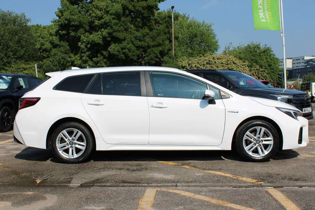 Suzuki Swace Ultra Hev Cvt White #4