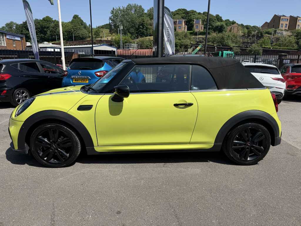 Mini Convertible Sport Auto Yellow #4