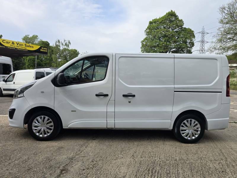 Vauxhall Vivaro Diesel White #7