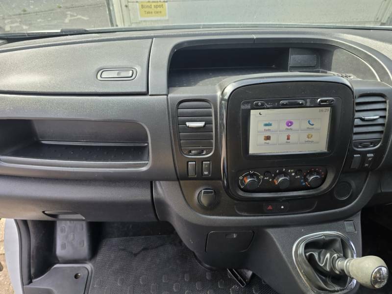 Vauxhall Vivaro Diesel White #16