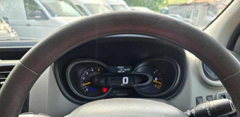 Vauxhall Vivaro Diesel White #13