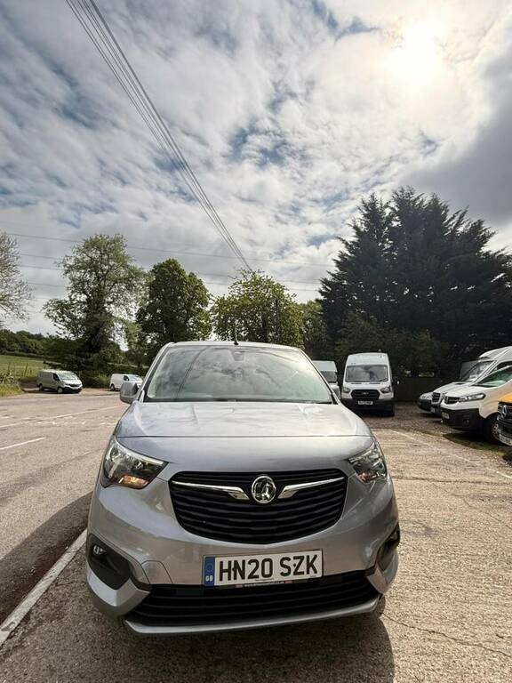 Vauxhall Combo 1.5 Turbo D 2000 Sportive Low Mileage Grey #4