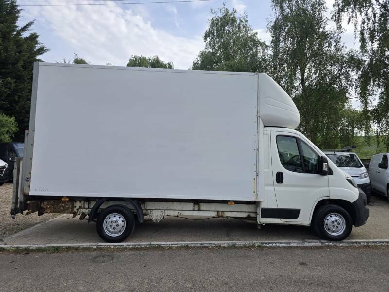 Peugeot Boxer 2.0 Bluehdi Luton Van Tail Lift White #4