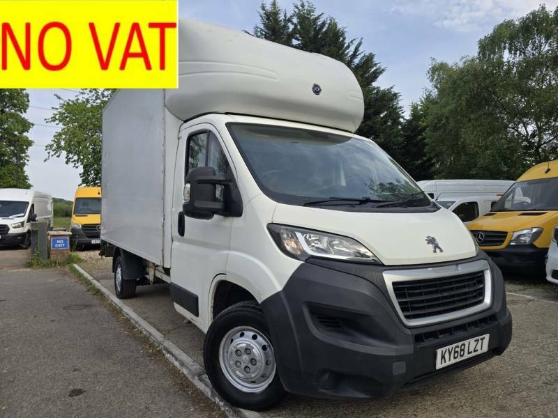 Peugeot Boxer 2.0 Bluehdi Luton Van Tail Lift White