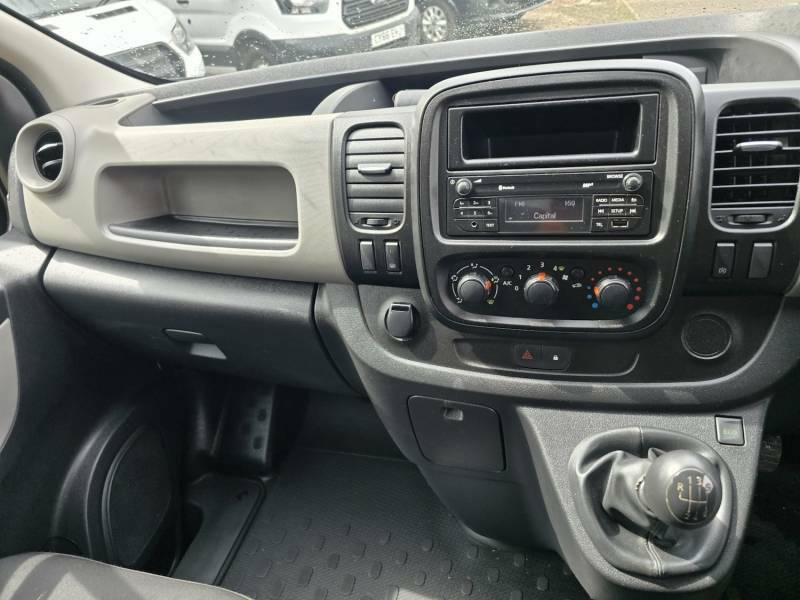 Renault Trafic  White #12