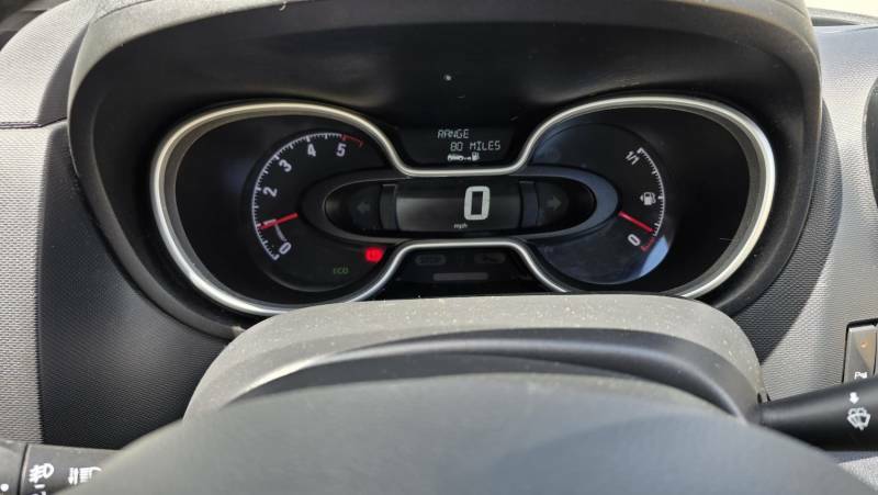 Vauxhall Vivaro Diesel White #15