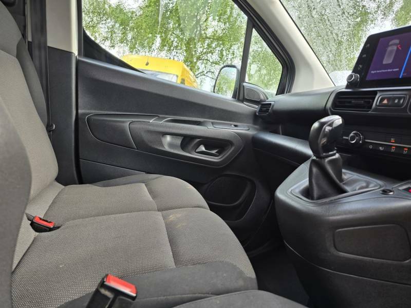 Peugeot Partner Panel Van 1.5 Bluehdi 950 Professional Long Panel White #17