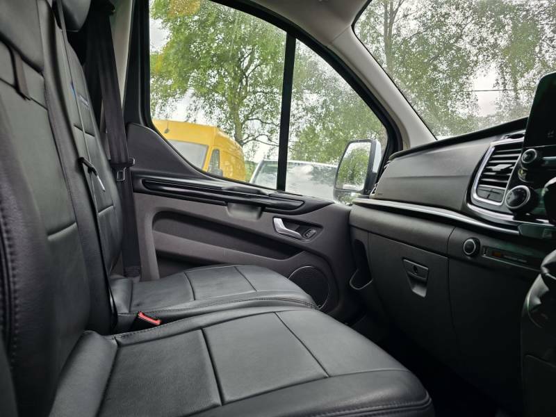 Ford Tourneo Custom 2.0 320 Ecoblue Sport Minibus Double Cab Diese White #17