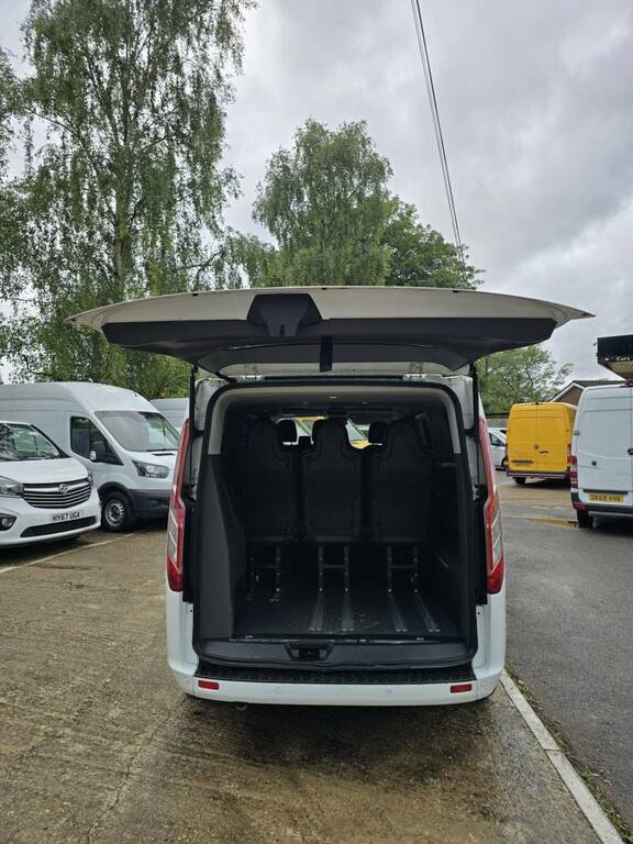 Ford Tourneo Custom 2.0 320 Ecoblue Sport Minibus Double Cab Diese White #9