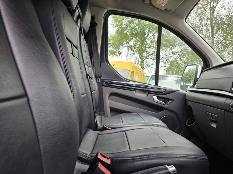 Ford Tourneo Custom 2.0 320 Ecoblue Sport Minibus Double Cab Diese White #16