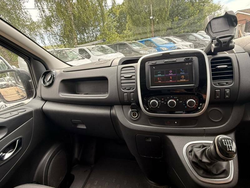 Renault Trafic Sl30 Energy Dci 120 Business Van White #17